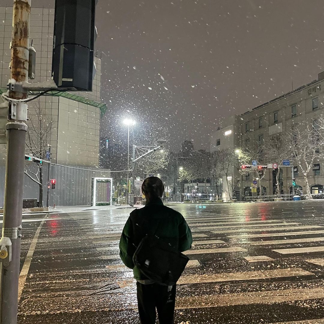 TAEYOUNG_GLOBAL's tweet photo. 211219 #TAEYOUNG INSTAGRAM UPDATE

눈이다 ❄
Photo by_앨런
#태영 #크래비티 #C_DAILY #LUVITY https://t.co/nDbslANFih