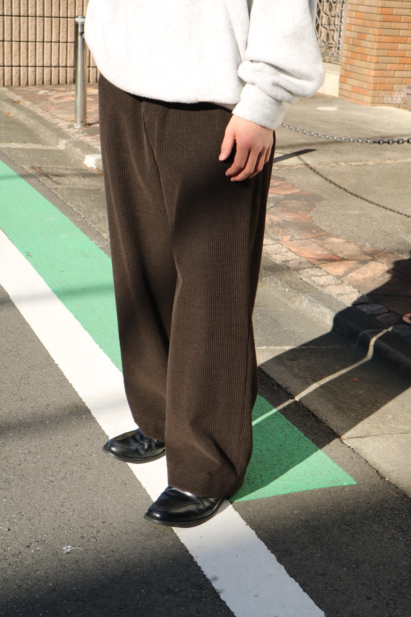 JUMBO CORDUROY NO TUCK WIDE TROUSERS-