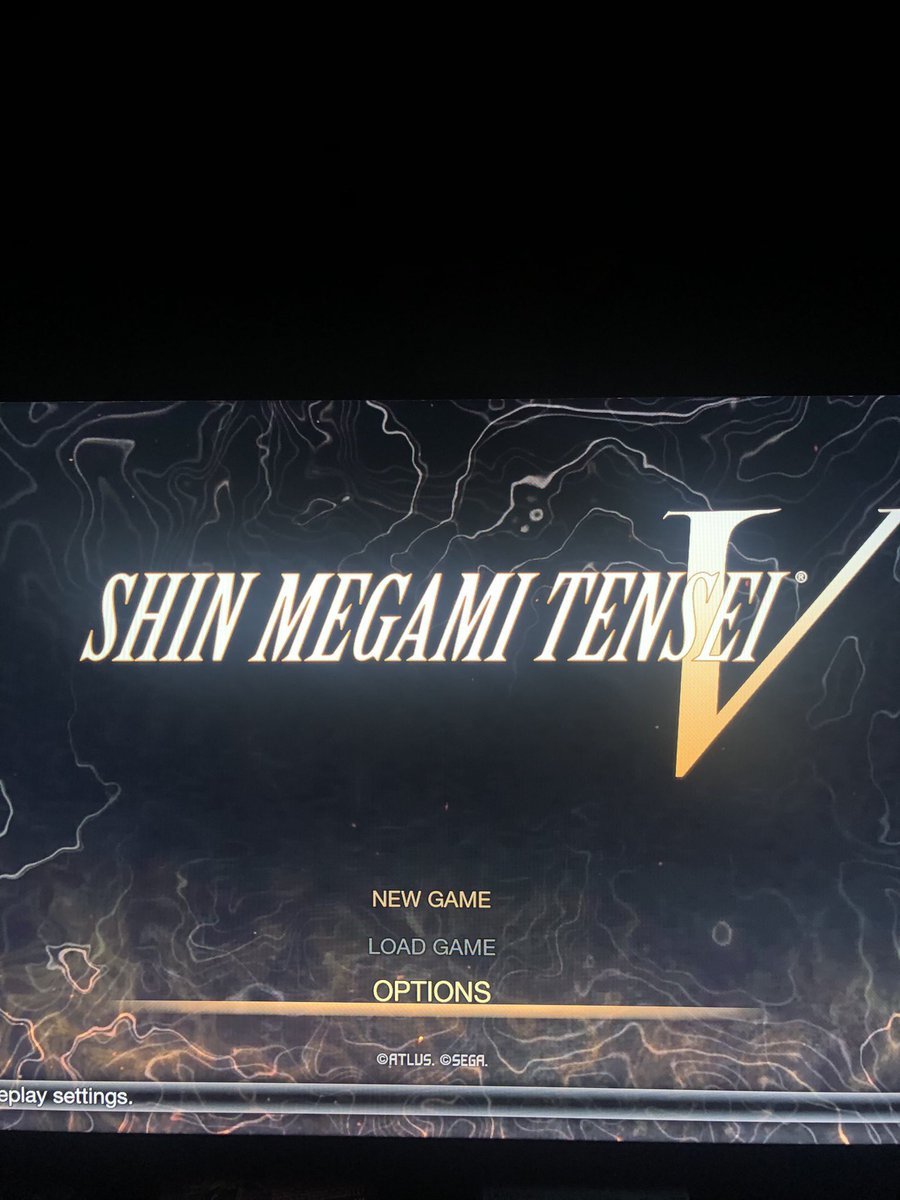 SupremeRoyal tweet media