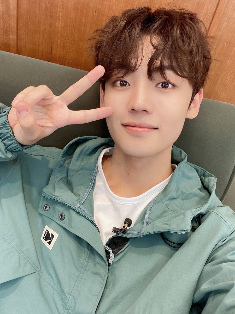 positiveace5's tweet photo. yuchan loves you so much!! he's so happy that you're here with him, you're an absolutely amazing and lovely person, and one of the best things to ever happen to him. he cherishes all of your support and hopes he can also be a support to you as well 💚💚 https://t.co/9A7QaVvkyL