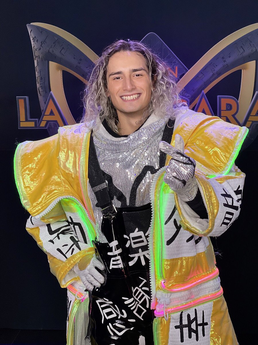 EmiIioHQ's tweet photo. .@mailomarcos en su traje de Hueva!

Artista Viral: Emilio Osorio @mailomarcos #Socialiteen https://t.co/NWurajiWMA