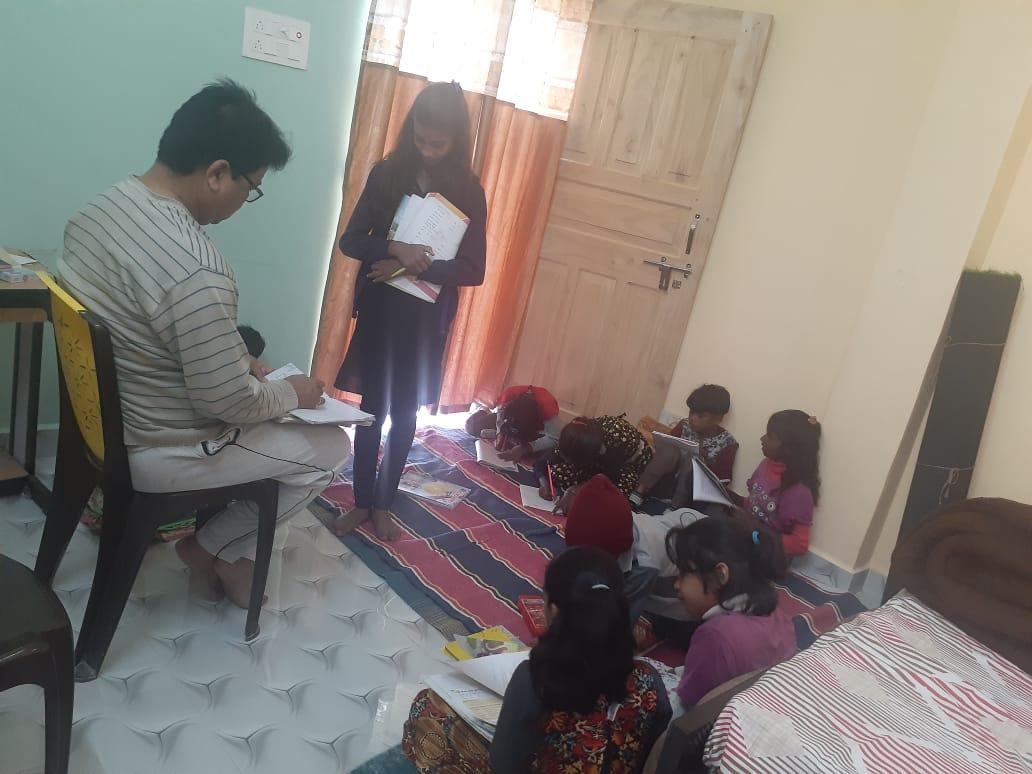 saathfndn's tweet photo. 6th December 2021
#saathfoundation@Ranchi@jaridih,phusro
Our regular free education class@Mrs Sunita singh@Sunil singh ji ,Ranchi🙏@Tulsi ji,jaridih 🙏
#saathfoundation #FreeEducation #FreeEducationClass #helpinneed #helpinghands #helping https://t.co/rWdfXBYuKq