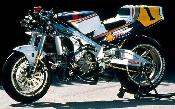 ClassicMotogp's tweet photo. Classic #MotoGP #ClassicMotoGP time... https://t.co/zbtXFkiRYp