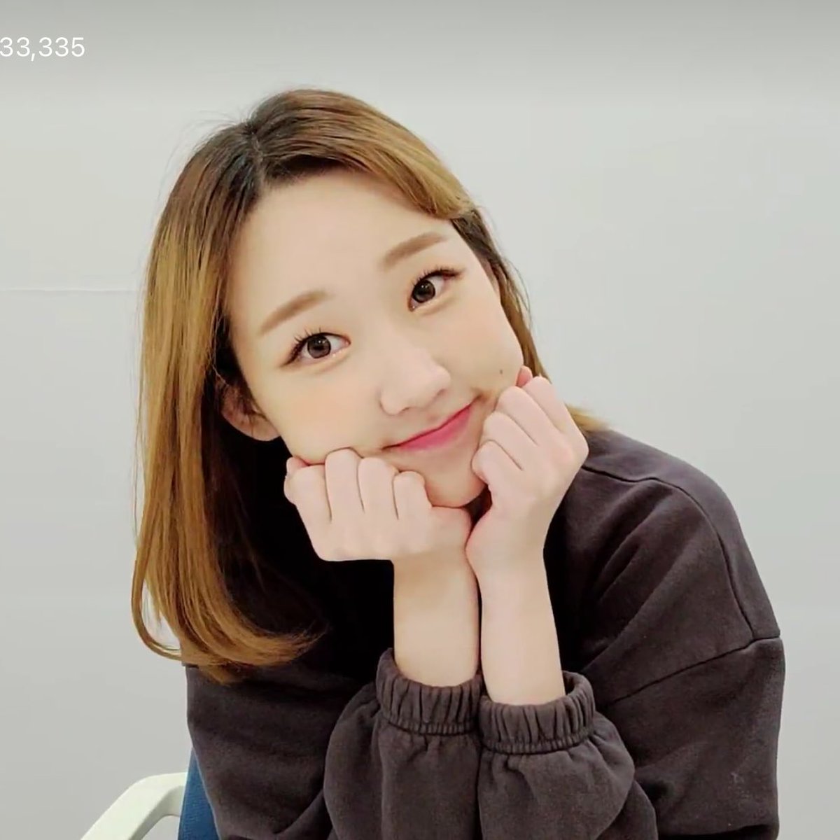 weeeklyfolder's tweet photo. welcome back shin jiyoon, we missed you so much! 🥺 https://t.co/dEr0wrsVZz