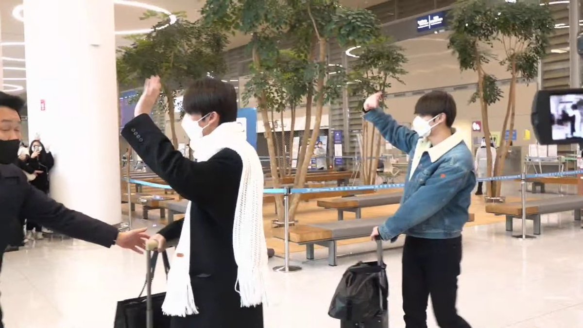 ethereal_svt's tweet photo. WELCOME BACK JUNHAO!!! we missed you guys sooooooo much 😭♡ @pledis_17 https://t.co/Y2MepQkn9m