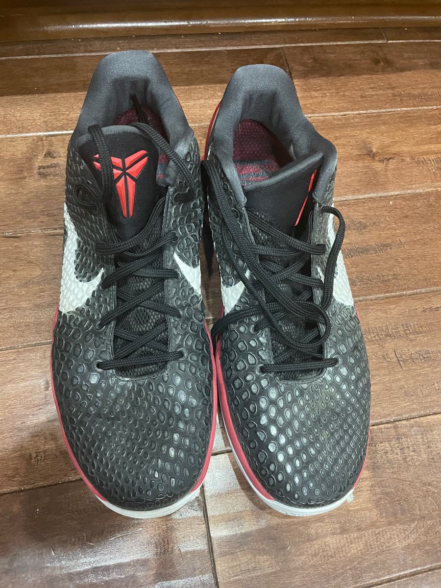 TylerKrieger1's tweet photo. @KingJames 
Need some shoes? Size 12. https://t.co/x8fiLM9PcW