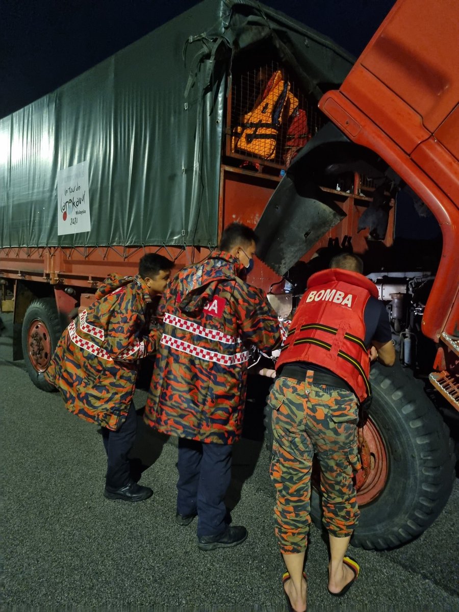 Mirulwiq's tweet photo. Antara dugaan ketika menjalankan tugas (breakdown). https://t.co/a3uizrGedI