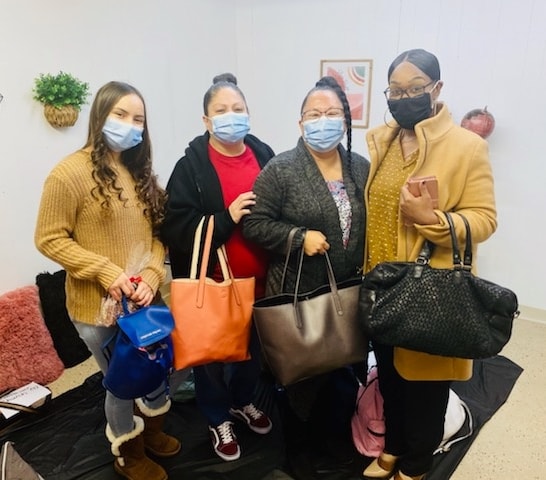 LVAC_DST's tweet photo. New and gently used purses, totes and duffle bags filled with personal care items and inspirational messages -- care of LAC's "Bags and Bonnets" initiative -- were distributed to women in Leavenworth as part of #c3regiondst "My Sisters' Keeper" effort for Christmas. https://t.co/uWP7m7gL6q