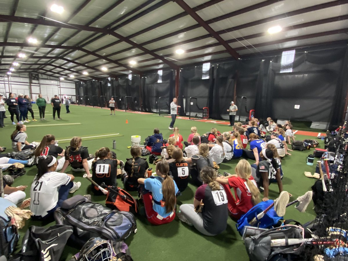 Inc5g's tweet photo. Great turnout today for the Elite 80 Advanced Pitching Clinic led by legendary pitching coach Rick Pauly, of PaulyGirl Fastpitch, and several college coaches from SC and NC. Thanks Coach Pack, for allowing us to host this event today!! @PACKUPSTATE @CoachRPauly https://t.co/F3CXuncXzs