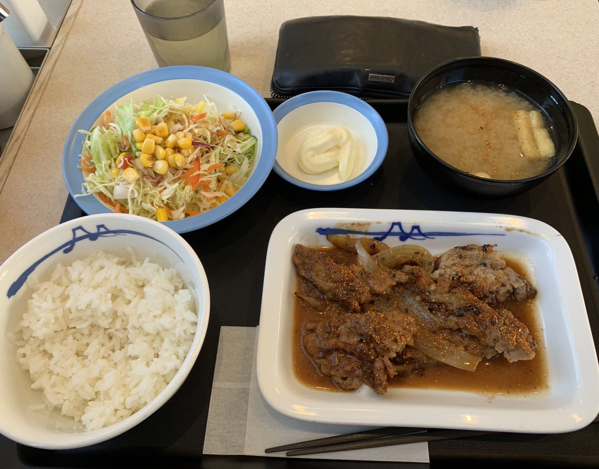 piguedesu's tweet photo. 食う
#ぶたしょうがやき
#めざまし占い12位 https://t.co/Ry2OP5qiog