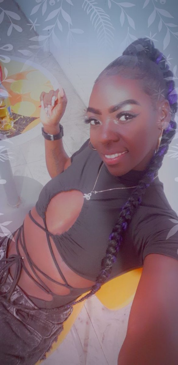 1Evonye's tweet photo. Y Si Me Besas🥰 https://t.co/9AZEeoPWfs