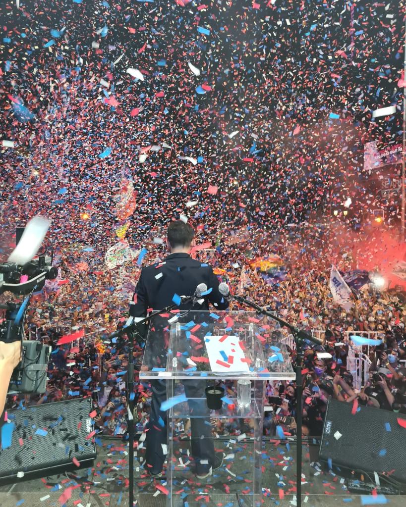 sboric's tweet photo. Alwgría incontenible, esperanza inagotable. Vamos a vivir mejor. @gabrielboric https://t.co/zXExYXOtqp