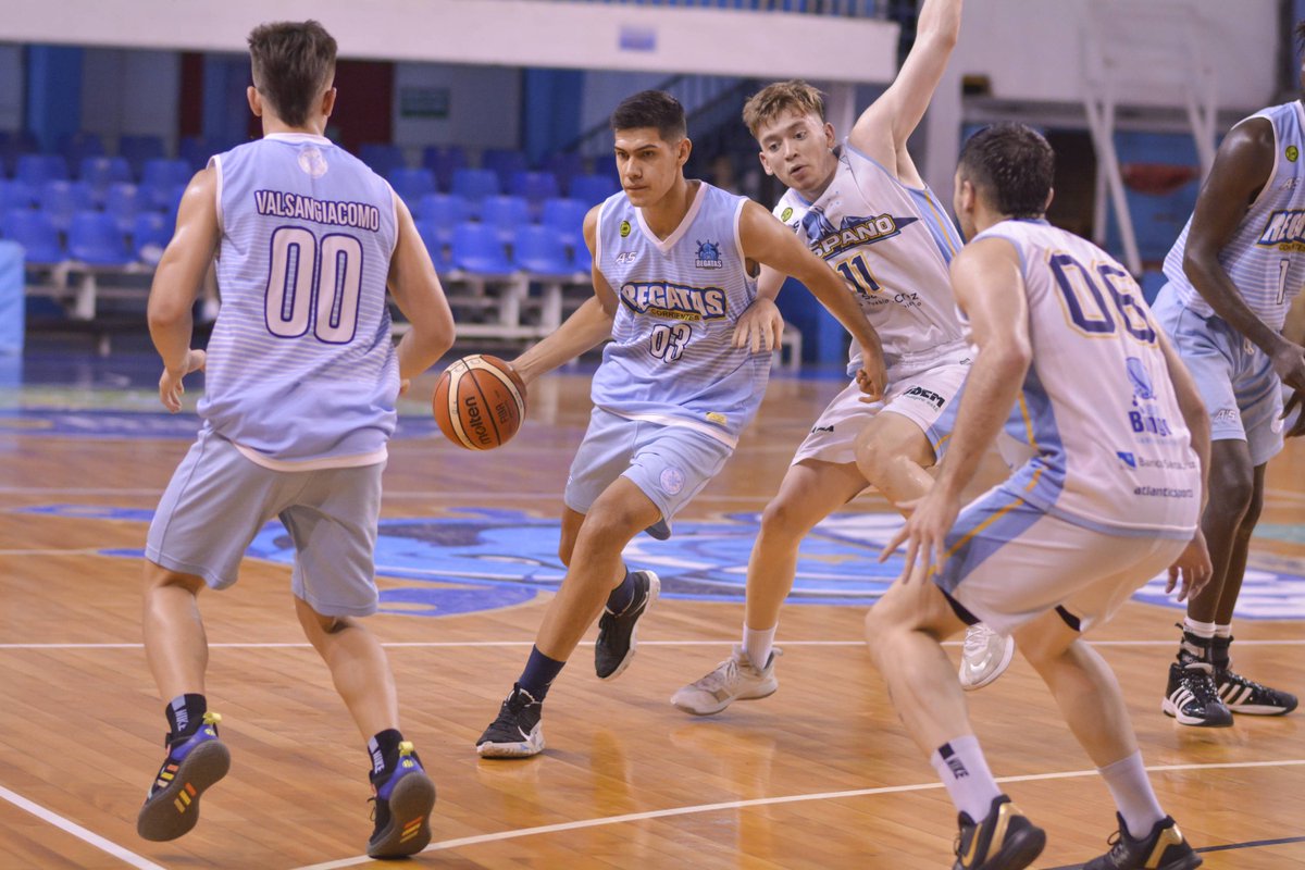 ClubRegatasCtes's tweet photo. #CRC | Final del partido ¡TRIUNFO REMERO!
👻 REGATAS 83
🔵 Hispano 69
(Scacchi 27, Franchela 14, Gauto 11)
#LDD 🏀 #VamosParque 👻 https://t.co/BgsQqQQomL