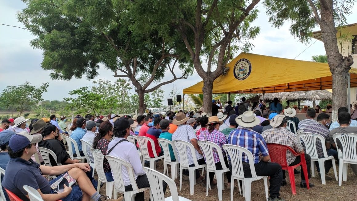 CNTAPSECUADOR's tweet photo. En Los Ríos|| Fué posicionado el nuevo Presidente @ManuelGonzagaG y Consejo Nacional del @Pueblomontuvio dónde al presidente de @CNTAPSECUADOR recayó la responsabilidad de estar al frente de la Secretaría Nacional de Salud por un periodo de 4 años en favor de nuestro Pueblo. https://t.co/E6F6g2sxcE