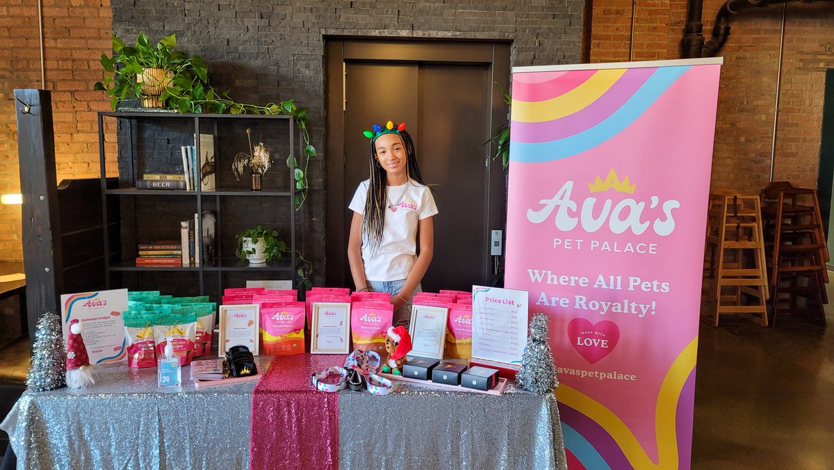 avaspetpalace's tweet photo. Thank you for hosting and inviting me to this awesome event today @SidewalkDog 💛💛💛 https://t.co/w5MYnqxLMN
