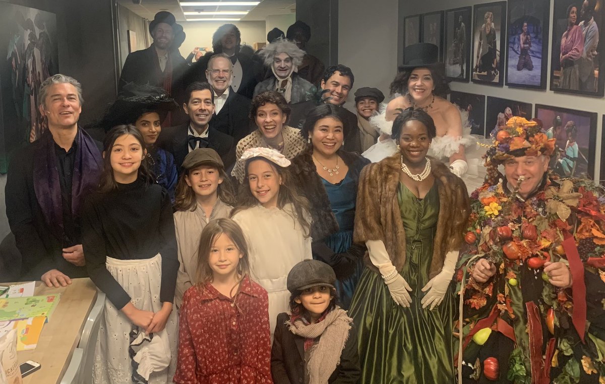 Shout out to <a href="/SouthCoastRep/">South Coast Repertory</a> #achristmascarol from your friends at <a href="/anoisewithin/">A Noise Within</a> #AChristmasCarol!
Here’s to a great long week ahead of shows! @MelodyButiu