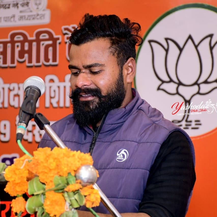 kartar____singh's tweet photo. जीतने की चाह है तो, सीखने की भूंख भी रखो !! 
जय श्री राम 🙏🏻❤️ https://t.co/Zs0cweZeEg