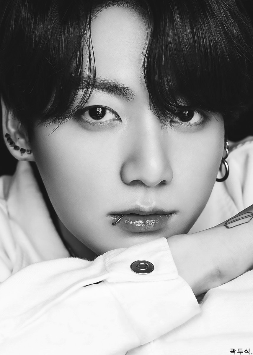 형님 오늘도 행복한 하루 보내십쇼

/ 7FATES: CHAKHO

#방탄소년단 #BTS #전정국 #정국 #JUNGKOOK #JK <a href="/BTS_twt/">방탄소년단</a>