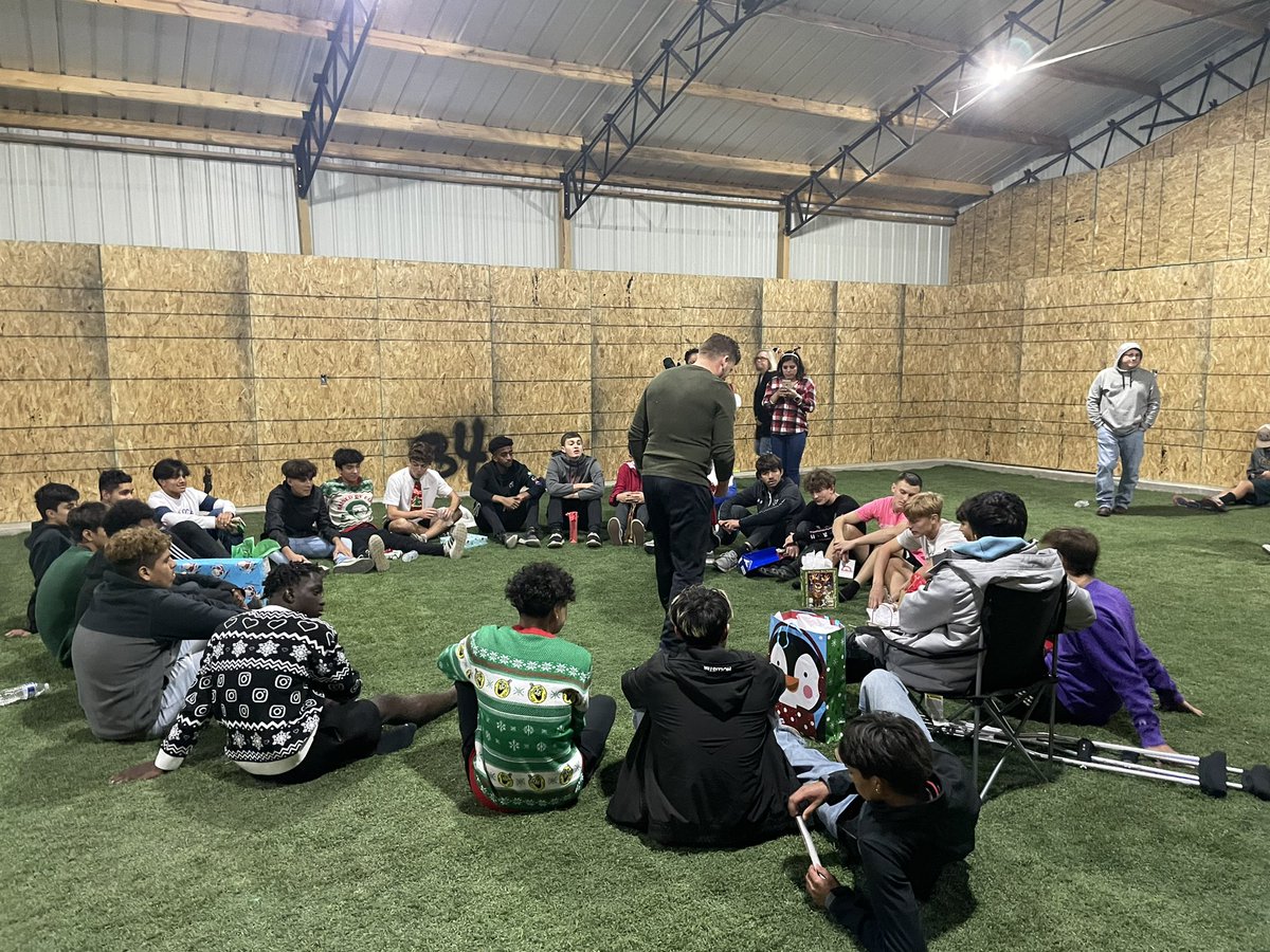 Fernandop2024's tweet photo. My team had a great time at our holiday party this weekend! I am so thankful to be part of such a great team! @DKSC_official #studentathlete #soccer #athlete #sports #ncaa #athletelife #collegeathlete #collegesoccer #college #fitness #youthsports #studentlife #motivation #nike https://t.co/pRAnSjDi41
