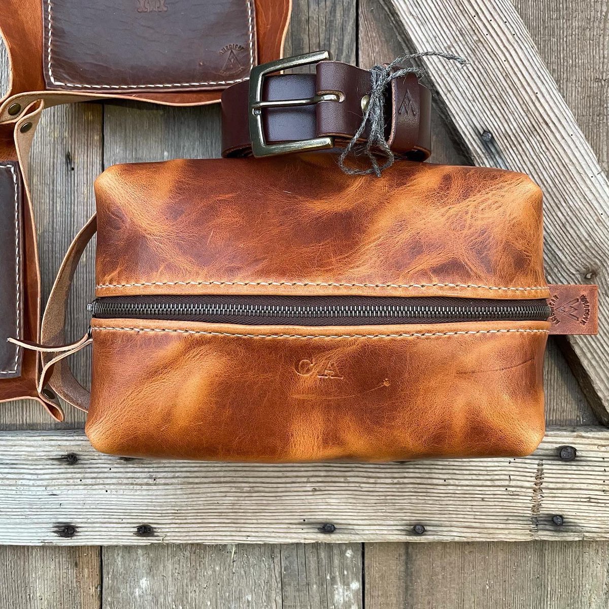 jlo2613's tweet photo. Some gifts that went out last week. Thanks to all that reached to me this Christmas. More posts to come. #doppkit #valettray #handmadeleatherbelt #handmade #handmadeleather #handmadeleathergoods #handmadeleatherdoppkit #horweenleather #horweendublin https://t.co/a8ge9hdY00