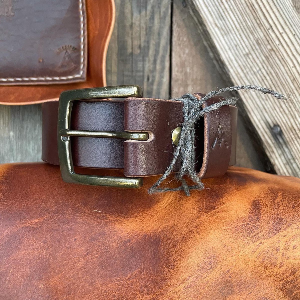 jlo2613's tweet photo. Some gifts that went out last week. Thanks to all that reached to me this Christmas. More posts to come. #doppkit #valettray #handmadeleatherbelt #handmade #handmadeleather #handmadeleathergoods #handmadeleatherdoppkit #horweenleather #horweendublin https://t.co/a8ge9hdY00