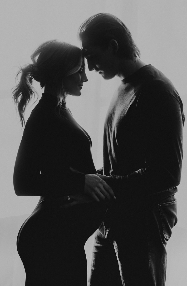 ryleej_'s tweet photo. Maternity session I just finished🥺 https://t.co/u8B7UzIYBG