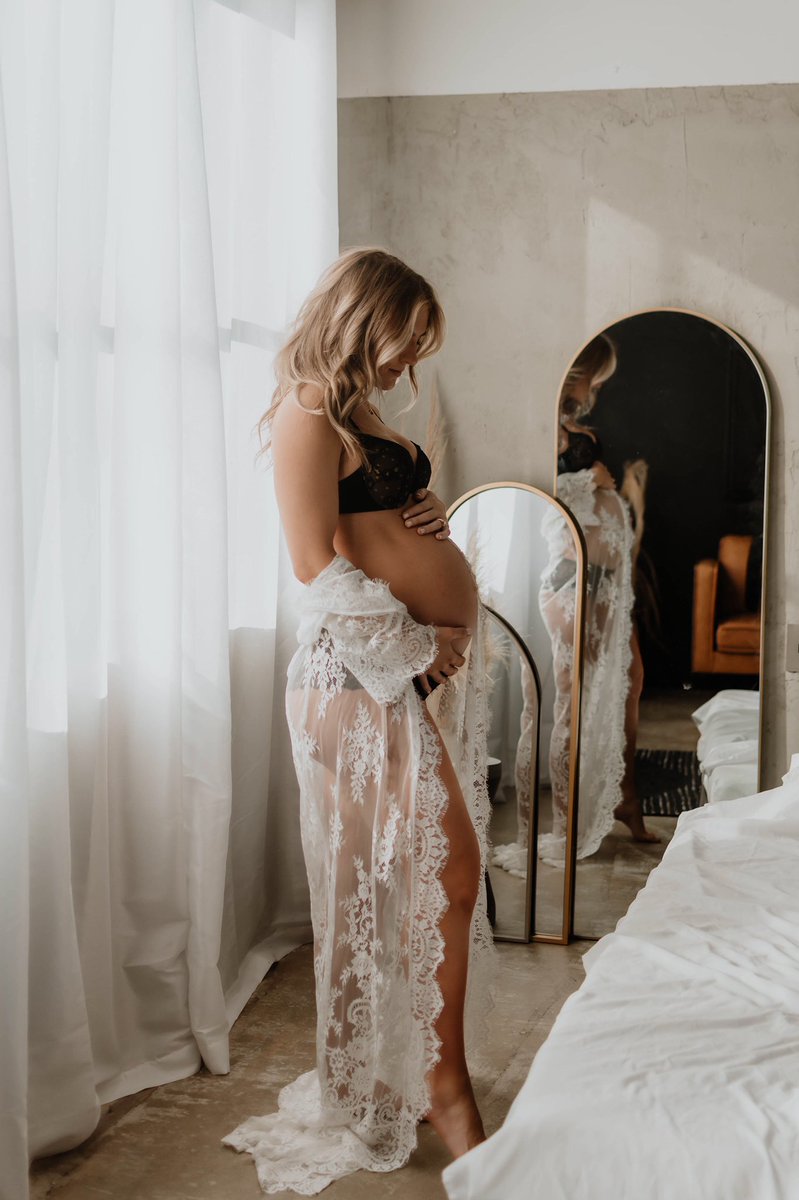 ryleej_'s tweet photo. Maternity session I just finished🥺 https://t.co/u8B7UzIYBG