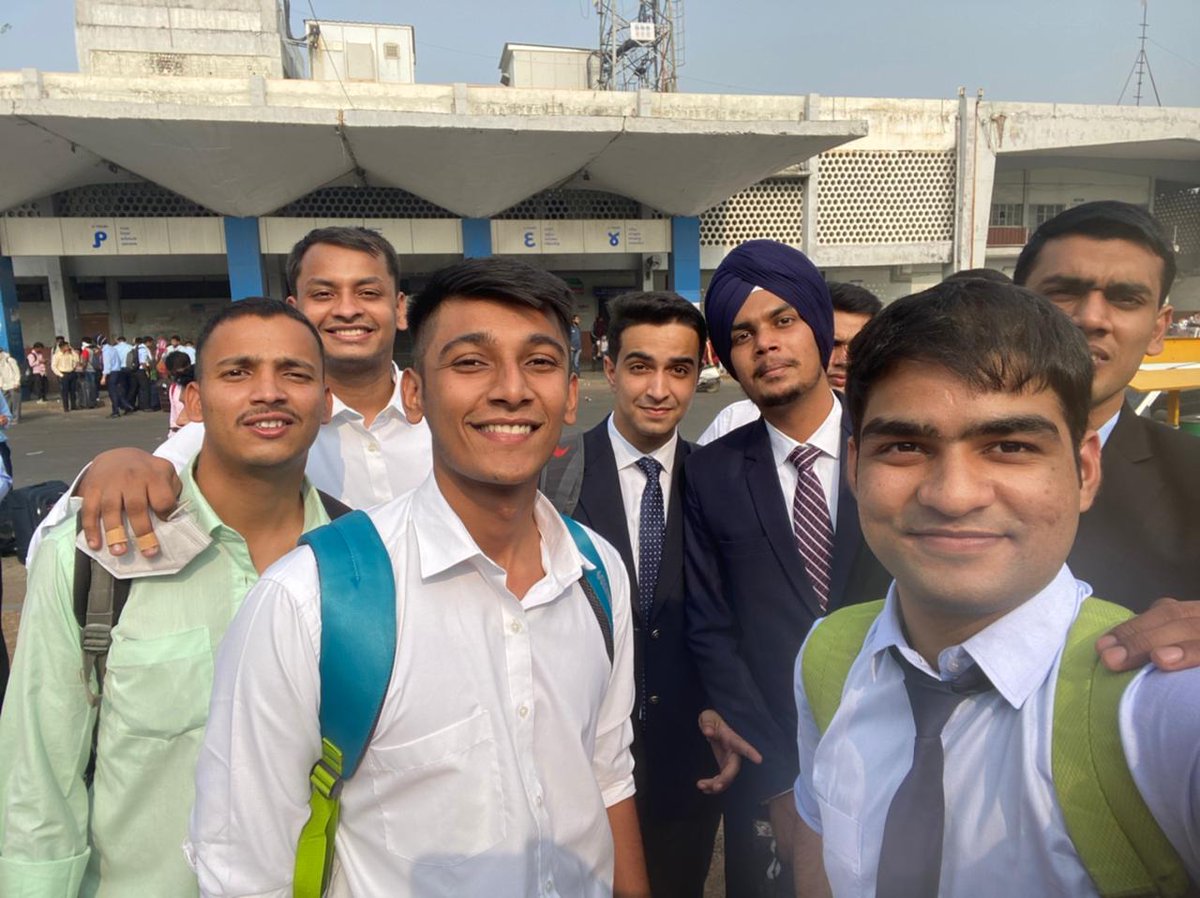 rishusharma_08's tweet photo. FOR AIRFORCE SELECTION BOARD , GANDHINAGAR. 
Unfortunately got confrence out , still got enriching experience , made lot of friends from all part of country . Most imp. 5 din khub paneer pele https://t.co/UDoh4B5NyU