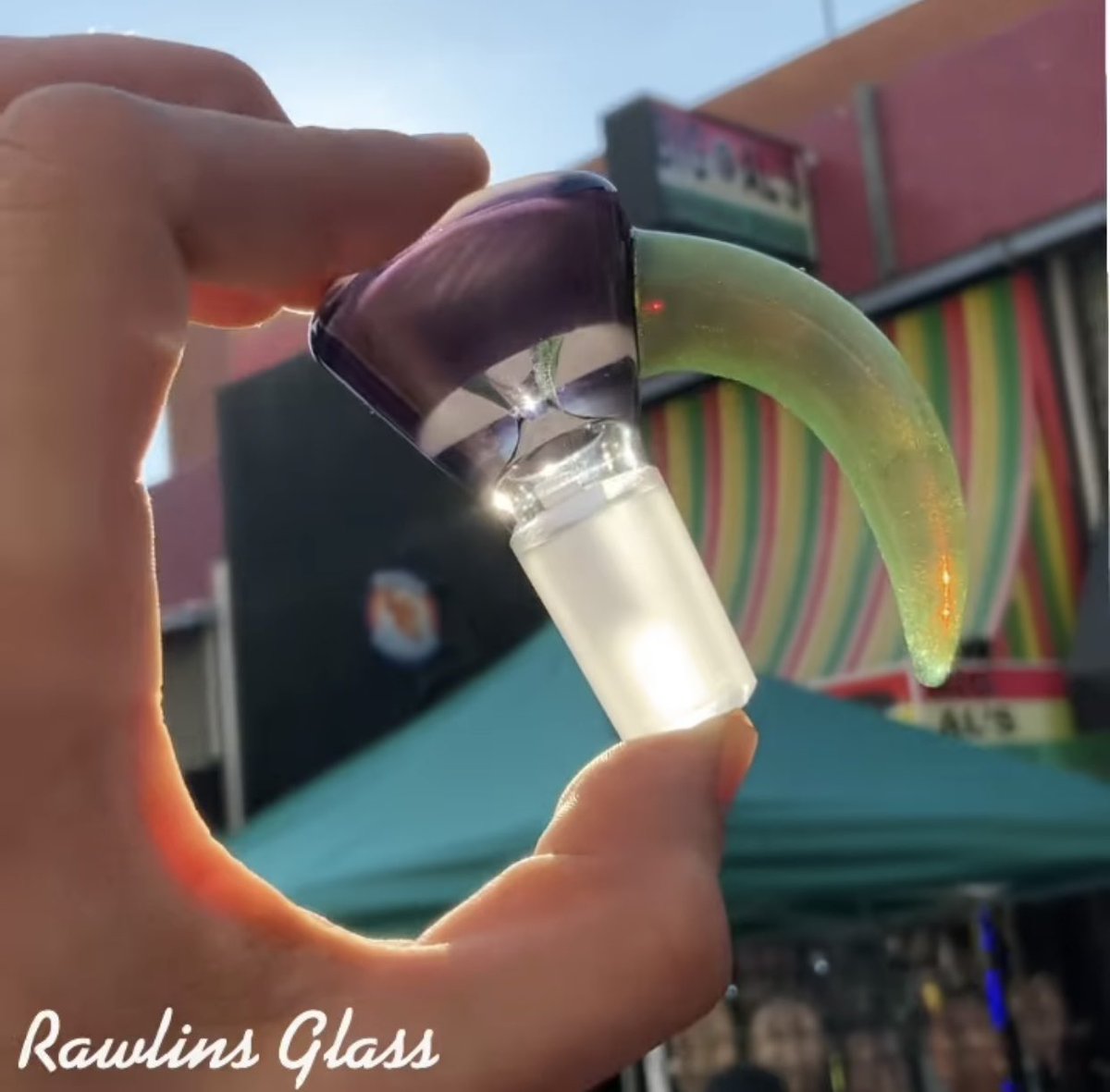 BigAlSmokeshop's tweet photo. The appetizer @Rawlinsglass 🎄💦🎅✨🔥🤶🍭👀🧑🎄💍💰
https://t.co/F5QXUvgh0G
#rawlinsglass #ubertini #headyslide #headyglass #bestofglass #uvreacrive #xmas #martnini #bigalssmokeshop https://t.co/SVKL0Xu1Wo
