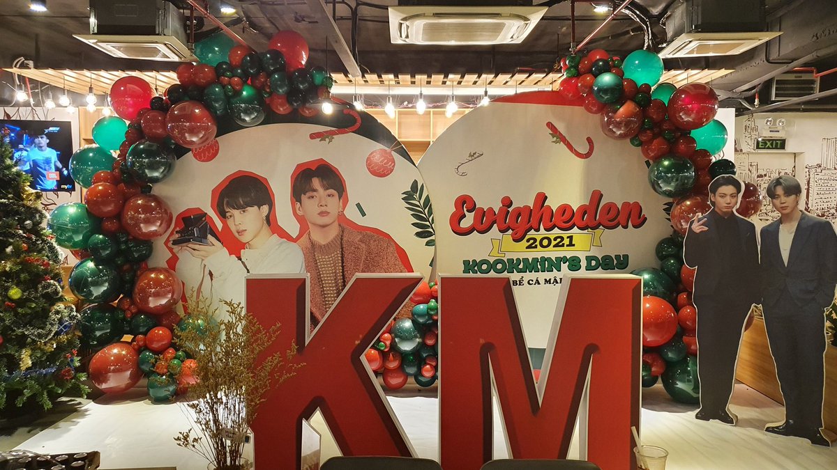 BCMTeam1108's tweet photo. The two projects of EVIGHEDEN have ended. Thank you all so much for all support and love for our projects 😘😘.Hope that all of us  will always keep  enthusiasm for our treasure -  Jungkook &amp; Jimin . Love you all 🐰🐥❤
From BCMTeam with luv 🐬🐬🐬 https://t.co/pllEiDoAm3