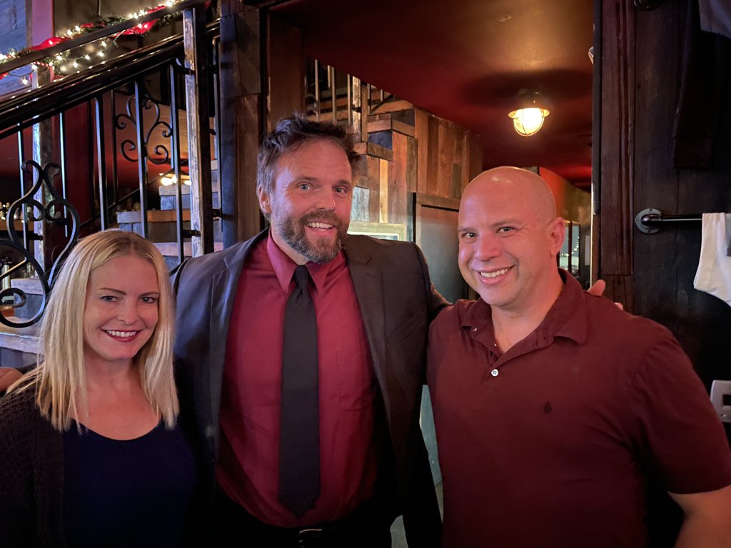 PCastro_24's tweet photo. @eddiepence cool as ever. @MrsCastroLOHS and I wait for tonight’s performance! https://t.co/yMUvBMEH8M