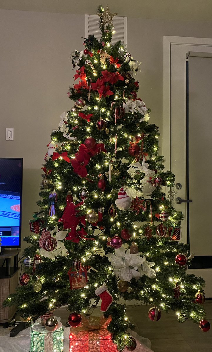 The “Trendsetter” Family Christmas Tree 🎄 #merrychristmas #happyholidays #holidayseason #highspotpodcast #jerseywreckingcrew
