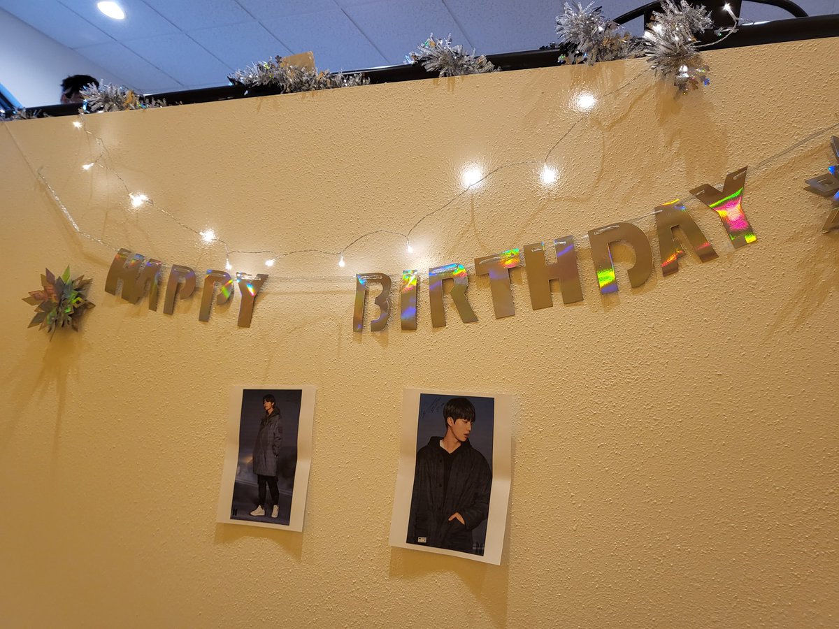 oregonlovesbts's tweet photo. We want to thank everyone that made this TaeJin event possible and for everyone who came, too!
Happy holidays (and Tae Day soon) from the OLBTS team ๐๐
*More content will be shared in our Insta*
@BTS_twt @Artsata_
#SilverandSoul #KimTaehyung #KIMSEOKJIN #BTS #oregonlovesbts https://t.co/54nHEJxQIQ