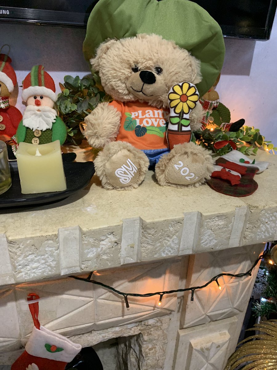 imsmolhuman_'s tweet photo. Happy Birthday Baby Kriesha!!! 
Every year it’s our tradition to give back &amp; donate to charities for your birthday, this year it’s just not as much since something happened but i bought a bear! 🥰

https://t.co/W5VzjEVX2V

#SantaChu #CHUentythree https://t.co/K822YbZBSw