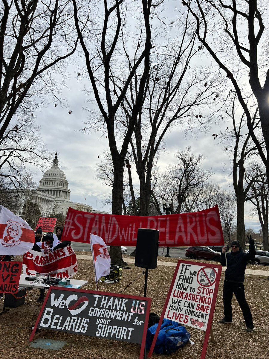 BelarusiansDC's tweet photo. We stood today in #solidarity with the people of #Belarus. We also wanted to thank @congressdotgov @HouseFloor @SenateFloor for their continued support of the people of #Belarus in their fight against the brutal regime of dictator #Lukashenka. #StandWithBelarus 🤍♥️🤍 https://t.co/PxnZF7mODD