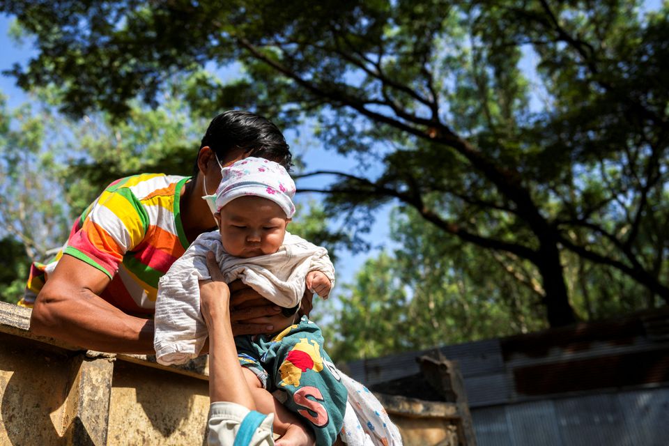 623 sent back by #Thailand yesterday, as shelling continues. "Everyone knows #Myanmar military deliberately targets civilians with deadly force when it goes into the field so it's no exaggeration to say these refugees are literally fleeing for their lives" reuters.com/world/asia-pac…