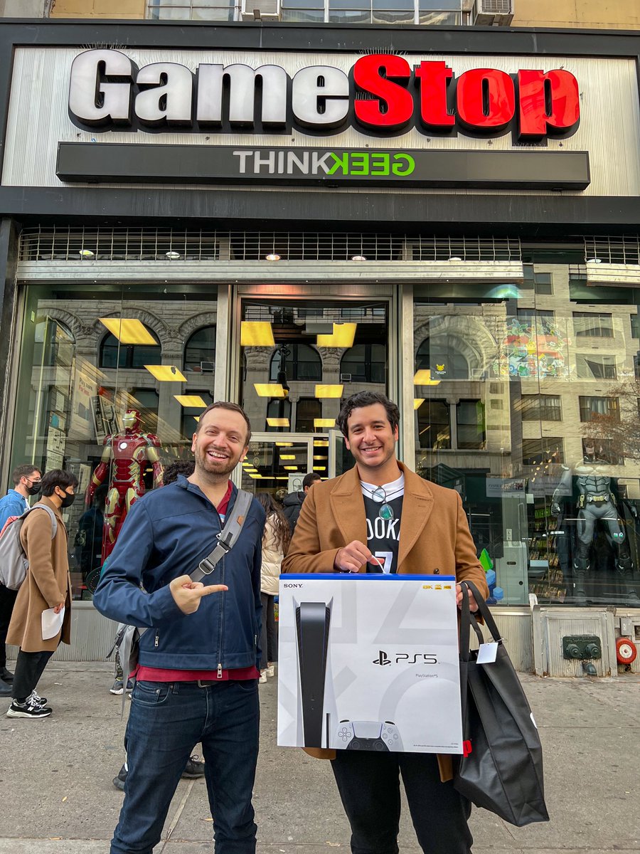 mattswider's tweet photo. 🎁[Pics] New Giveaway Monday, but soaking in the great PS5 restock news reporting payoff from Friday. Fantastic to meet everyone in person. 

🟩Exclusive GameStop #Xbox Series X restock info
⬇️Date
⬇️Price
⬇️Bundle info
https://t.co/UeX5ZGyzgg

➡️Giveaway: https://t.co/p3b8CeFTtr https://t.co/x1D24UNtE2