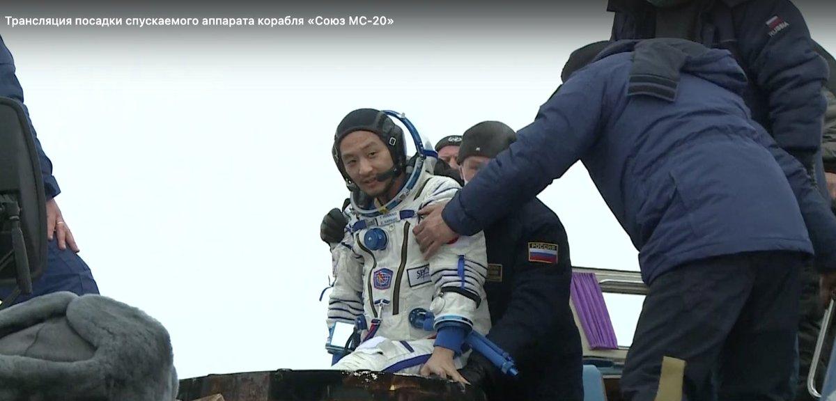 and here is Yozo Hirano being extracted from #SoyuzMS20 in a replay of the recorded video: