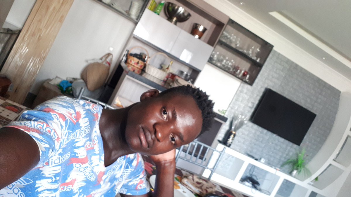 EdmilsonMombe's tweet image. Humildade é oresto da vid