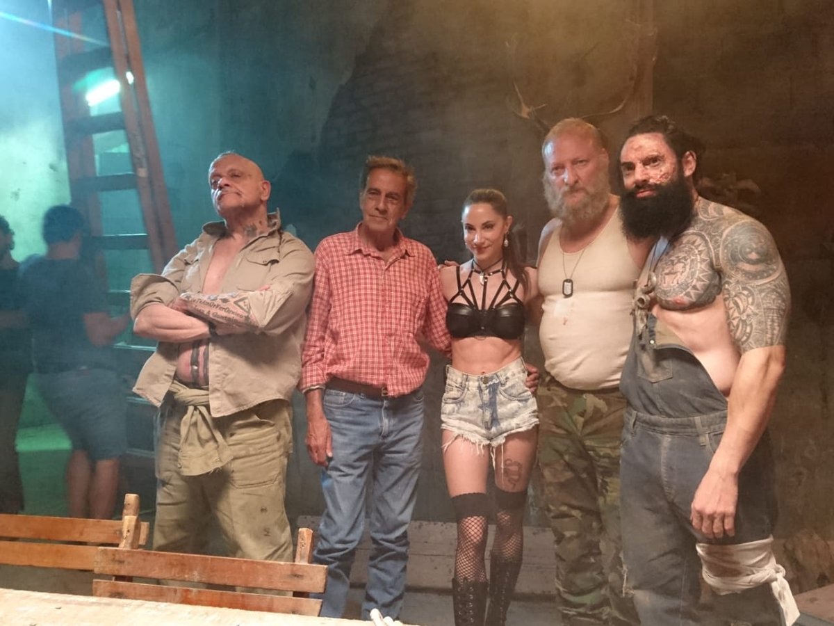 theburnbookpod's tweet photo. #TheBurnBookInforma🗞️
🎬#MaguiBravi
Luego del éxito de "La forma del bosque", estrenada recientemente en cines, @magdalenabravi se encuentra filmando su 8vo. film, la secuela de #LosOlvidados (Netflix y Amazon) en locaciones de Azul y Epecuén de la provincia de Buenos Aires. https://t.co/oUwkNAbaL1