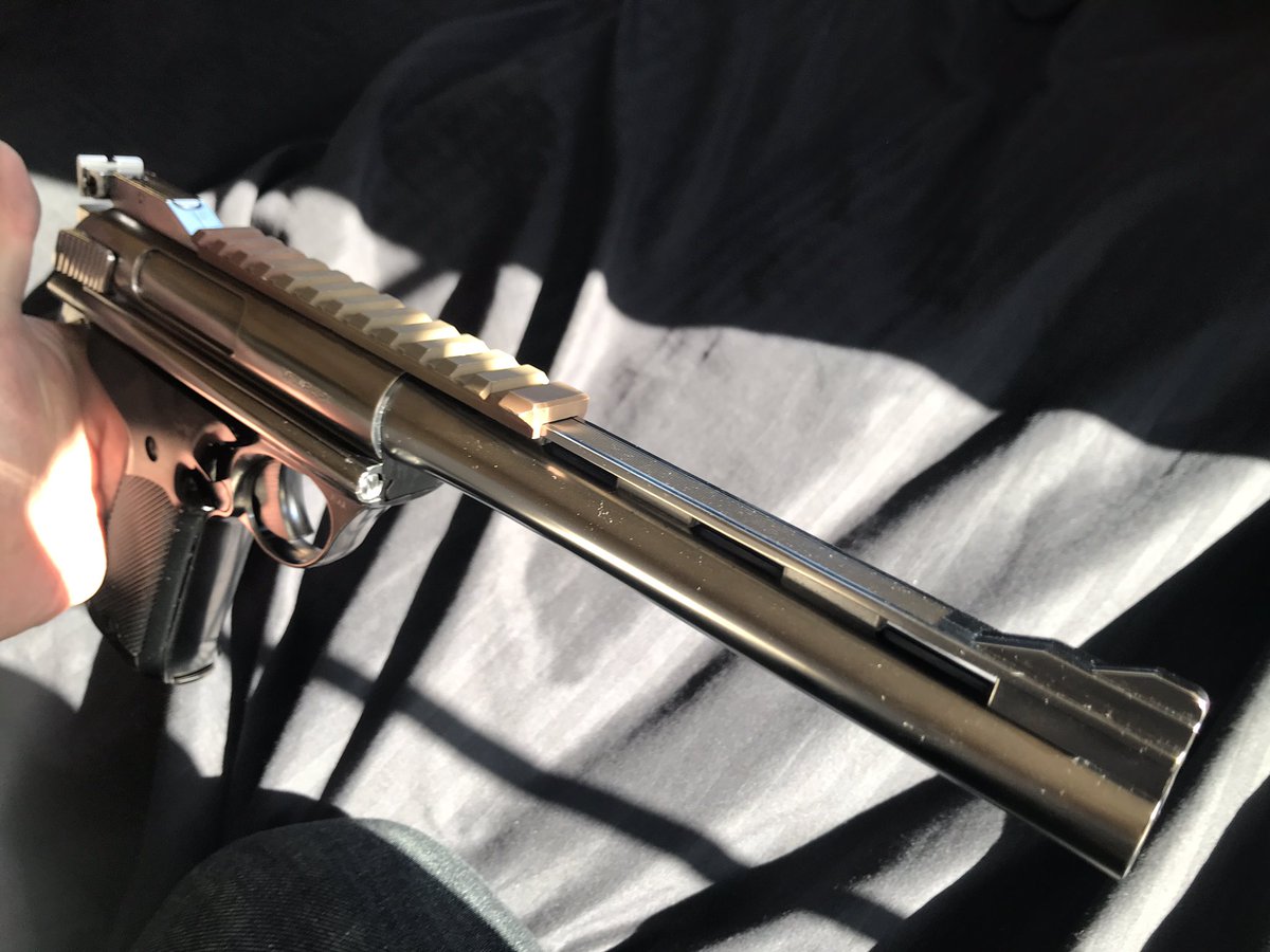 666hp's tweet photo. オートマグ20mmレール試作。
リブにピッタリハマります。
こんなもん、誰に需要があるんだ？
あー、早く色々量産してーなー。試作品ばっかりだよ。。
#マルシン #automag #クリント1
#airsoft #サバゲー https://t.co/VRlrTwRXD0