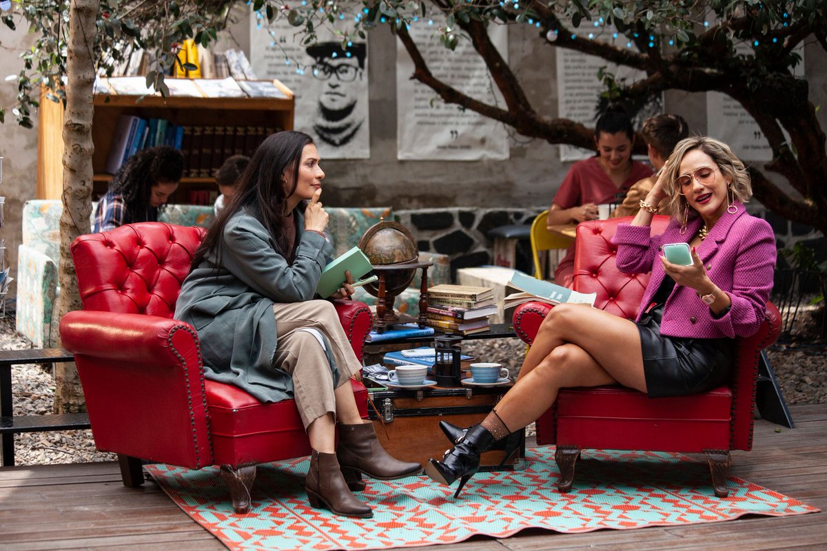 theburnbookpod's tweet photo. #TheBurnBookInforma🗞️
🍽️#CochinaEnvidia
@PrimeVideoLat anunció el inicio de la producción de su nueva serie basada en la obra de teatro #Veneno esta comedia negra contará la historia de cuatro grandes amigas que convierten una cena de celebración en una pesadilla https://t.co/LvSvLkgJ2c