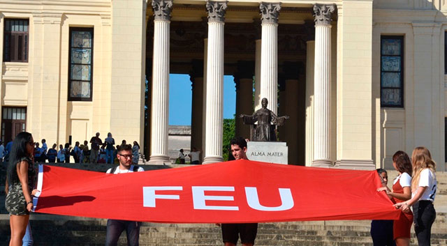 FeuCuba's tweet photo. Feliz 9⃣9⃣ aniversario!!!!! 😍🇨🇺🥳
Iniciamos así el año victorioso de nuestro centenario. 
Viva la FEU comprometida, alegre, renovadora...una FEU que va #Revolucionando. 

@DiazCanelB @Karli_SantanaR @JorgeLuisPerd20 @DrRobertoMOjeda @MMarreroCruz @RPolancoF https://t.co/clahzPe8QW