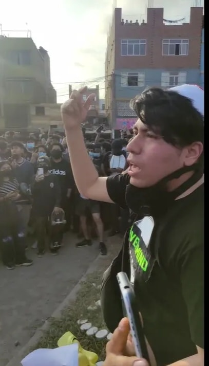 mau_rivask's tweet photo. Samir Velásquez no fue el único desadaptado social participe de esta aberración colectiva. Acá algunos rostros. Por favor lleguemos a su información de cada uno de estos rostros y hagámoslos virales. #Chocolatada #Sideral #LosOlivos #BebaArmy #BTSCrosswalk https://t.co/HYMoY2K8xW