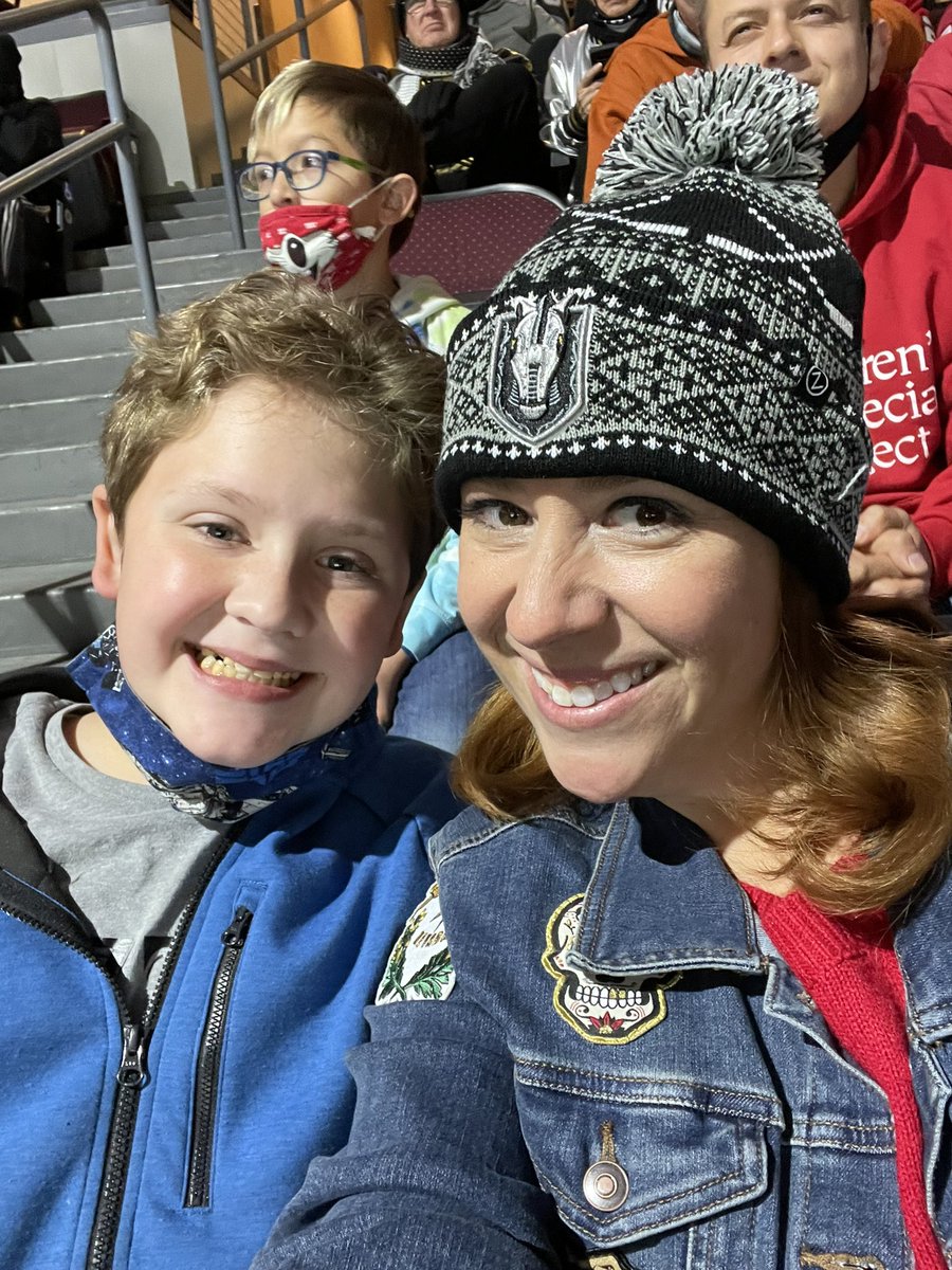 What Fun Knight!!! First annual Lucky Launch was a HUGE success! <a href="/HSKLucky7/">HSK Lucky</a> <a href="/HSKnights/">Henderson Silver Knights</a> #homemeanshenderson