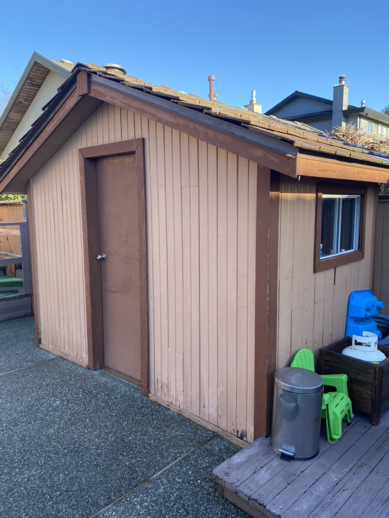 PartPhil's tweet image. He’s probably spent time in the shed in my back yard. No joke. This came with the place. #AlmostEmpty 🧴