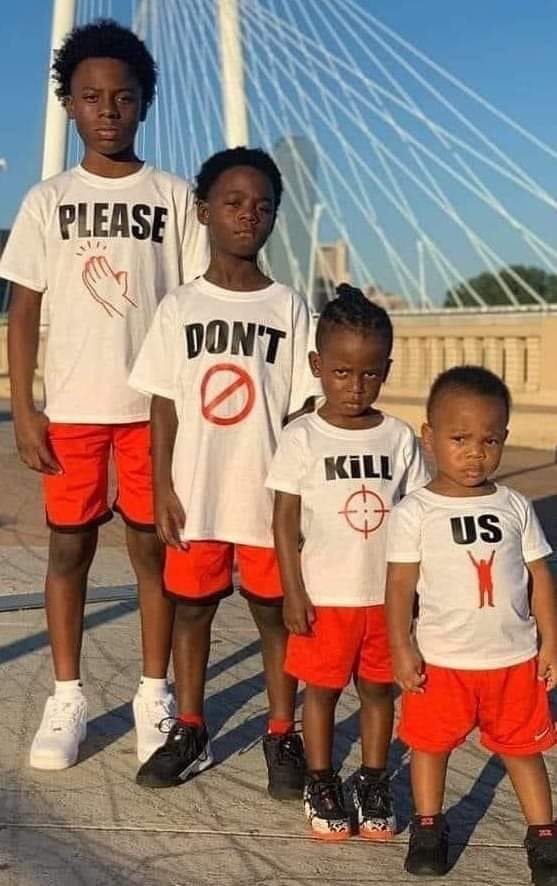 ZarifaSabah's tweet photo. This Picture Speaks For Itself. 
#endracism 🌊🌈💙 #BLM https://t.co/ipSO3Uzzil