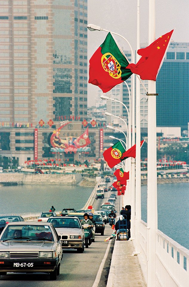 mfm_0624's tweet photo. 1999
The Handover Ceremony 
The Governor Nobre de Carvalho Bridge
by Lam Kin On https://t.co/mCpdYeGZwc