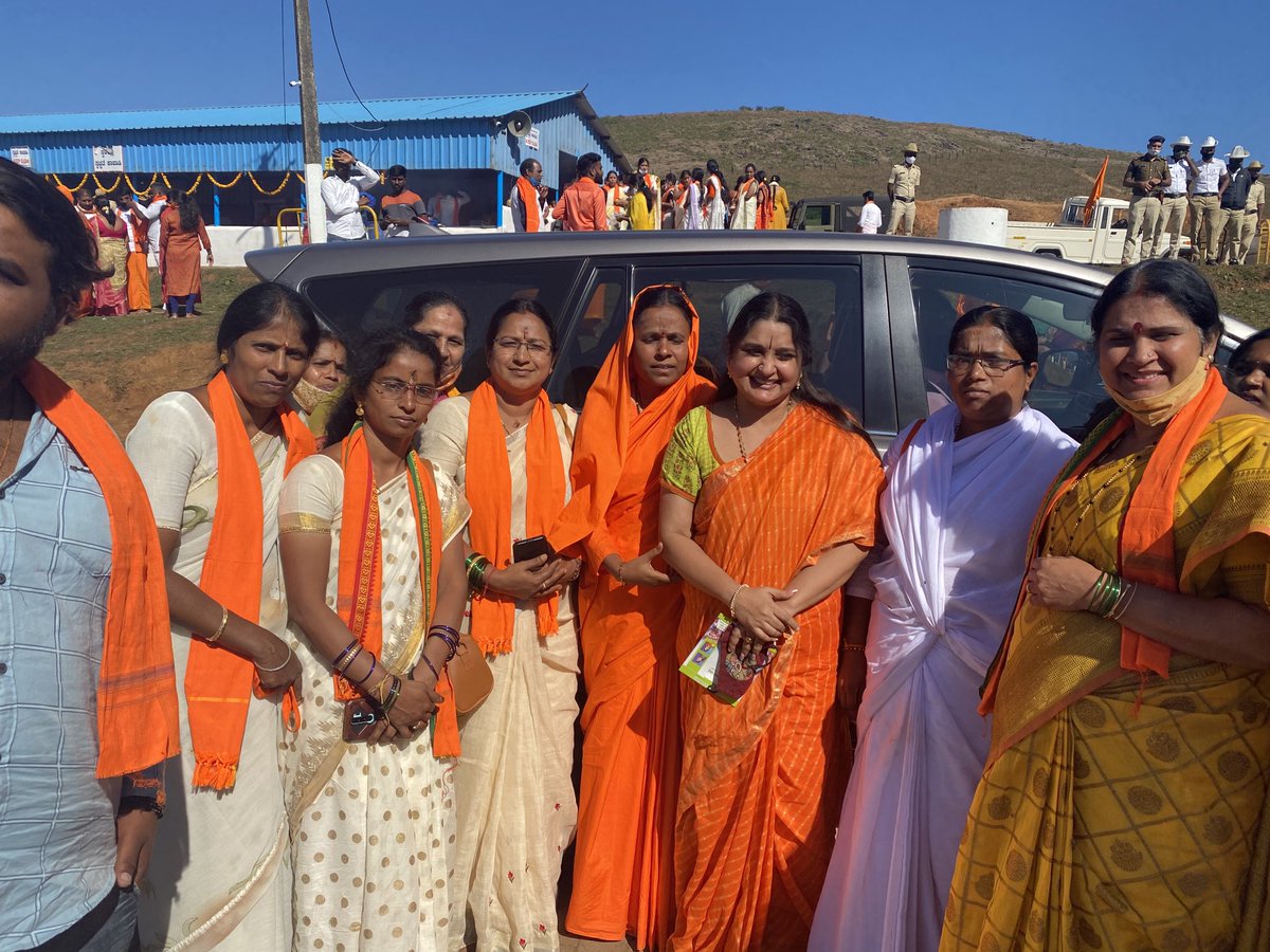 At #Dattapeeta last year 😊 ⁦<a href="/CTRavi_BJP/">Dr. Ravi C. T 🇮🇳 ಡಾ. ರವಿ ಸಿ. ಟಿ</a>⁩