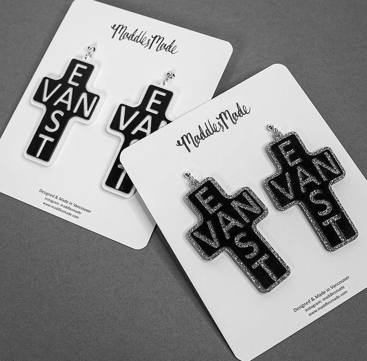 MakerLabsVan's tweet photo. Thank you @maddlesmade!
These earrings are breathtaking and iconic and it's not too late to treat yourself or a loved one to some wicked street cred this holiday season.
.
#makerlabs #makerlabsvancouver #madeineastvan #madeinstrathcona #lasercut #theeastvan #eastvan https://t.co/Tl4bXeZwO4